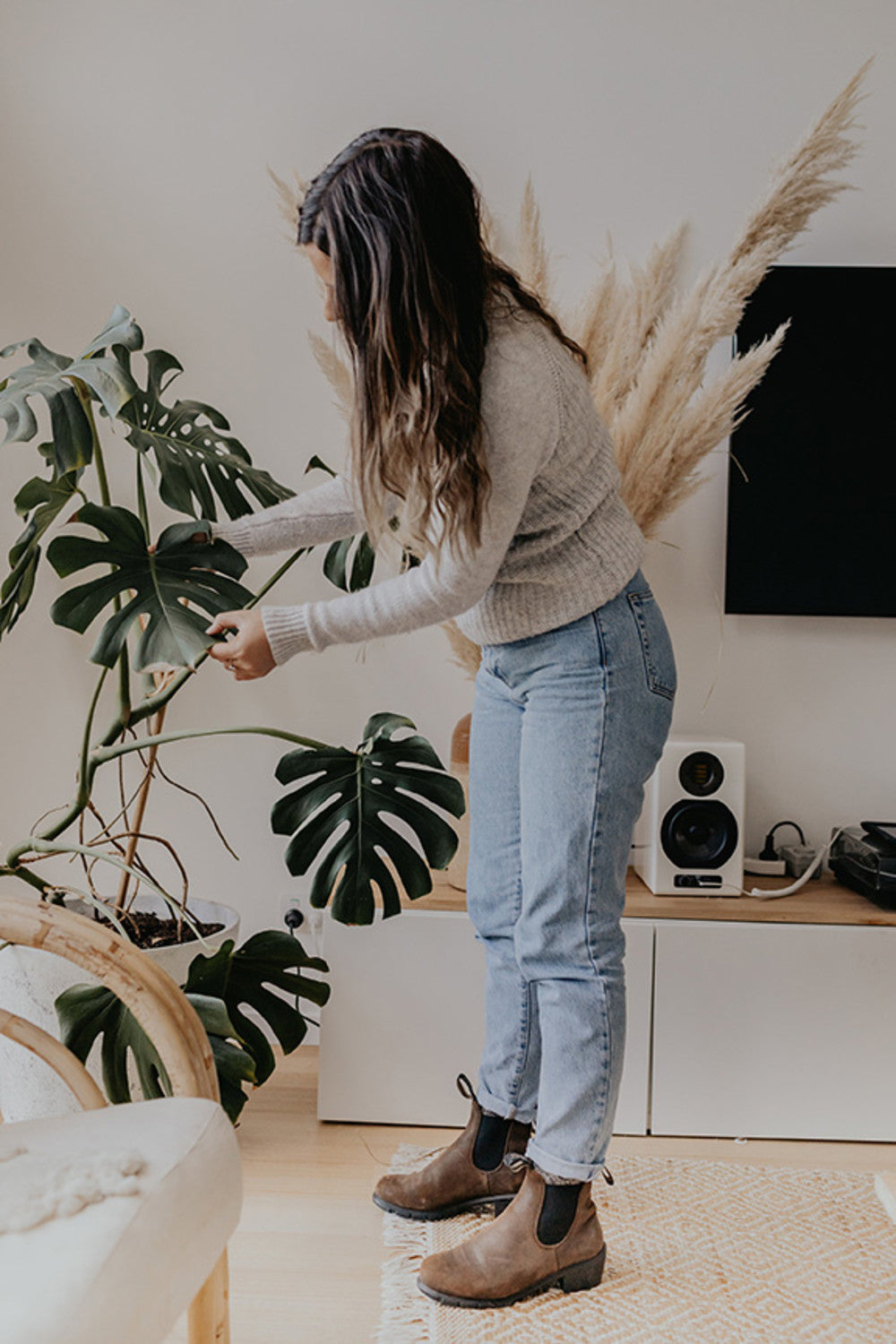 Women's Series #1673 - Image 8